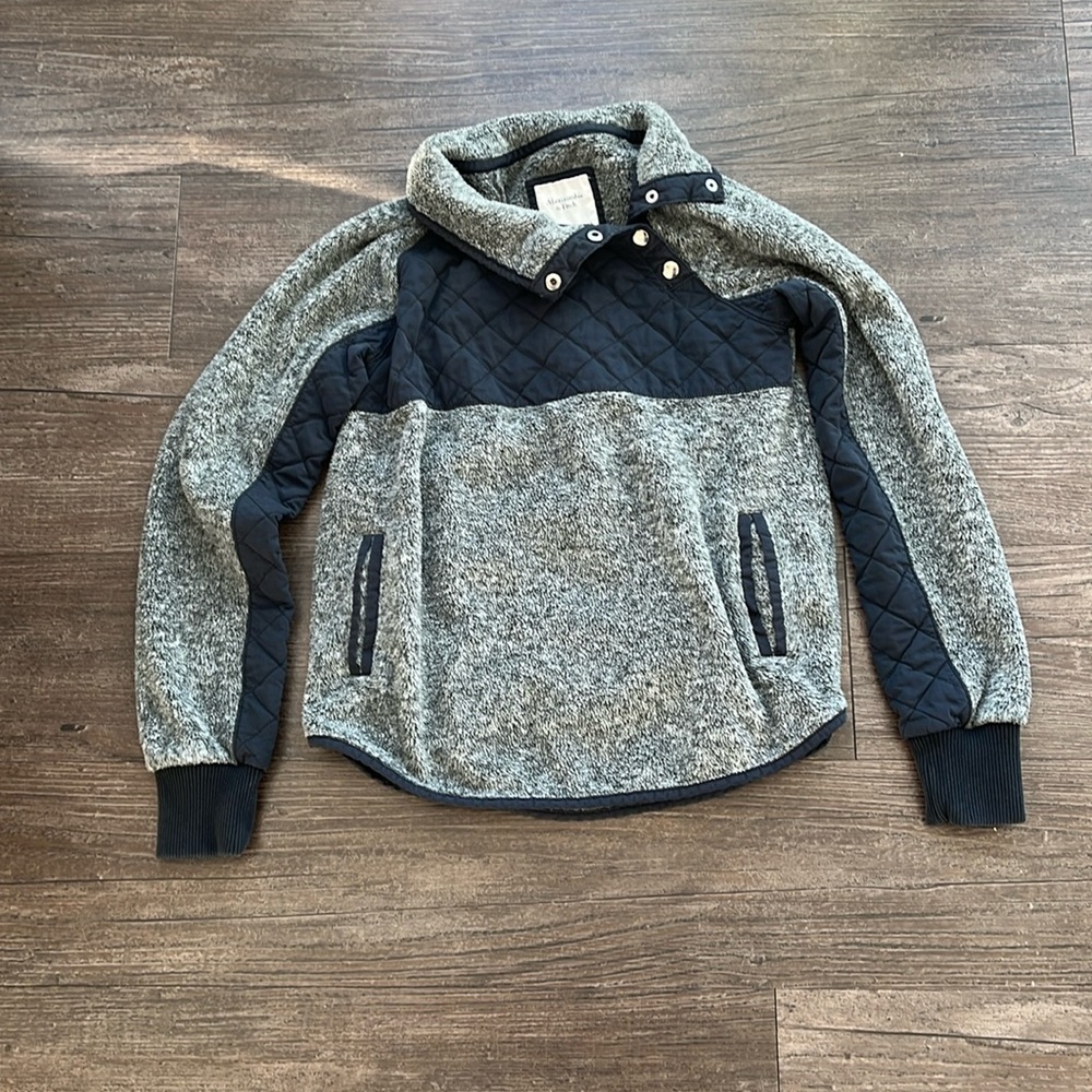 Gray and Black Women's Sweater